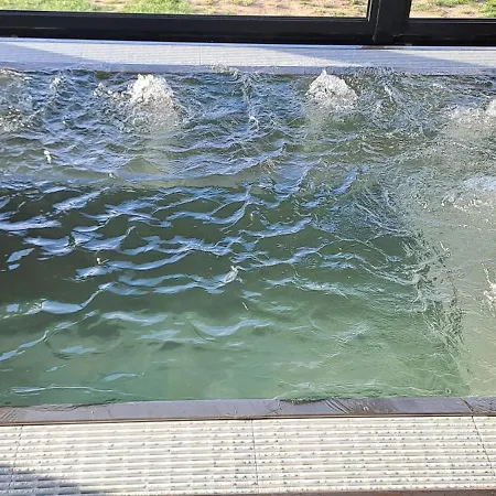 Wellness Srub U Holubů Ferienhaus *